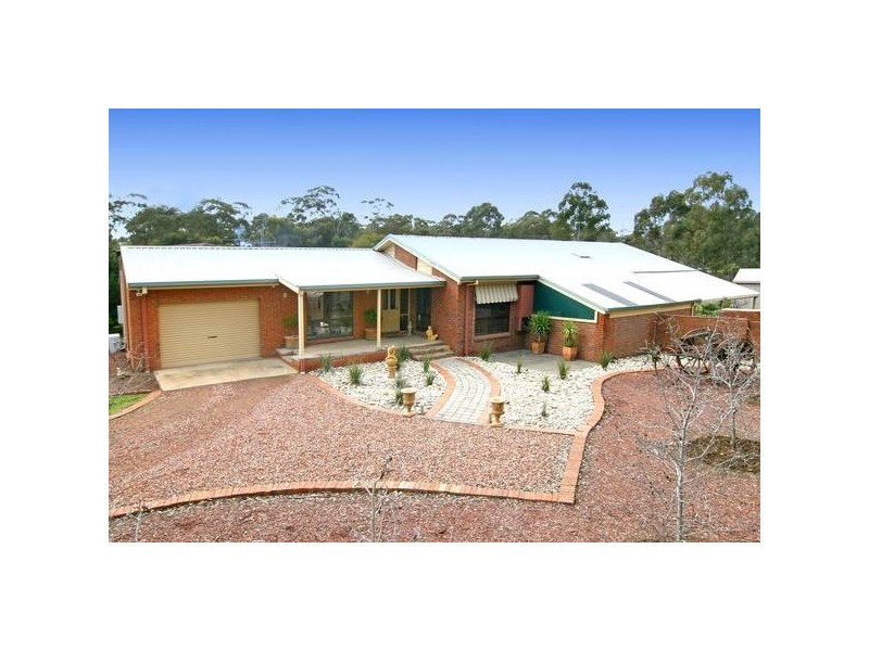 33 Rennie Street, Huntly VIC 3551