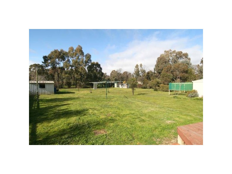 33 Rennie Street, Huntly VIC 3551