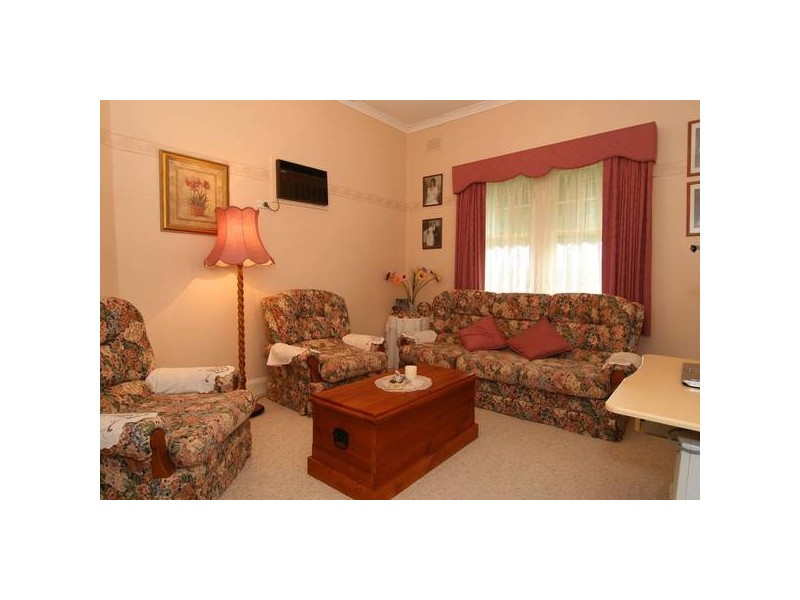 7 Rowcliffe Street, Quarry Hill VIC 3550