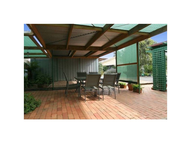 7 Rowcliffe Street, Quarry Hill VIC 3550