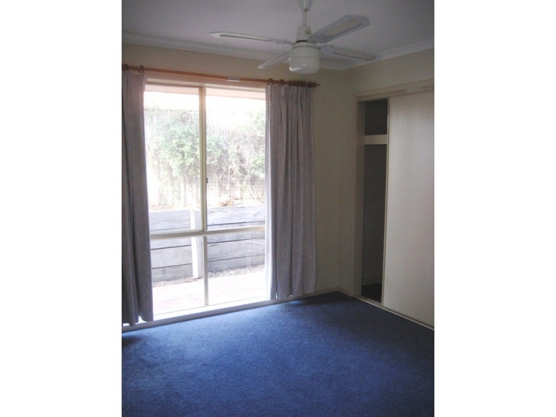 24 Sherwood Drive, Flora Hill VIC 3550