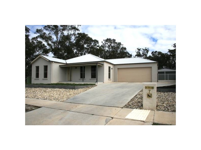 7 Aberdeen Drive, Junortoun VIC 3551