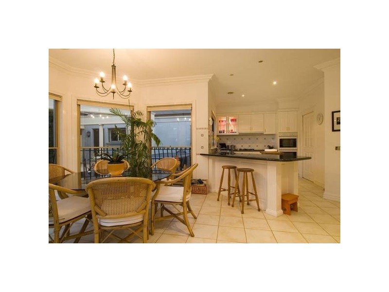 27 Chelsea Boulevard, Strathdale VIC 3550