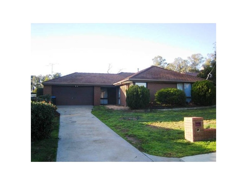 3 Summit Drive, Kennington VIC 3550