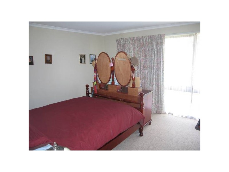 3 Summit Drive, Kennington VIC 3550