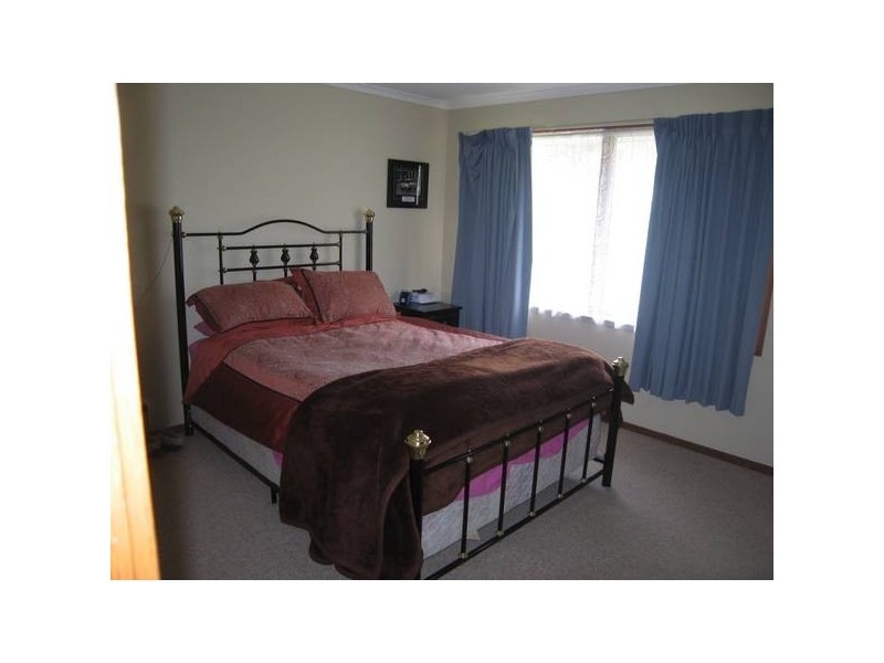 3 Summit Drive, Kennington VIC 3550