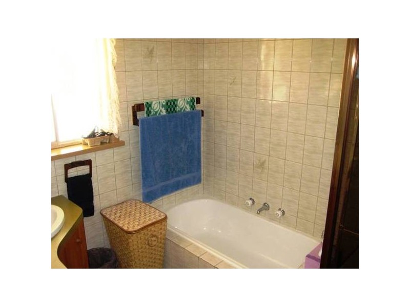 19 Lansell Street, Kangaroo Flat VIC 3555