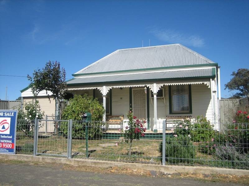 16 MacDougall Road, Golden Square VIC 3555