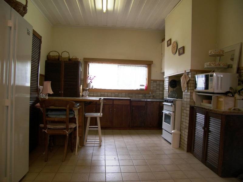 16 MacDougall Road, Golden Square VIC 3555