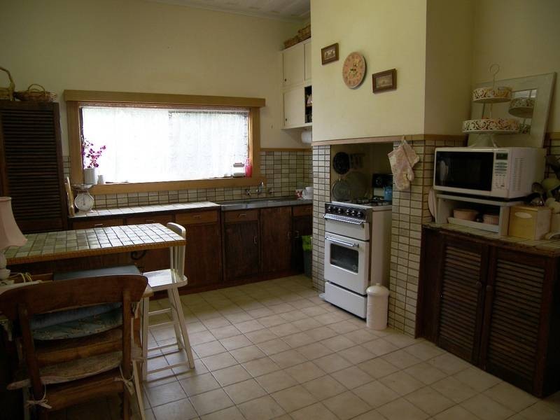 16 MacDougall Road, Golden Square VIC 3555