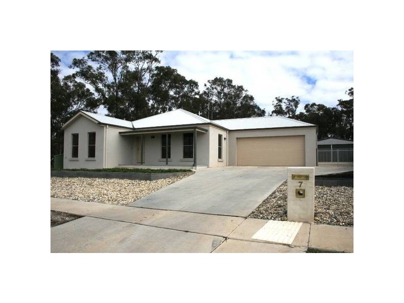 7 Aberdeen Drive, Junortoun VIC 3551
