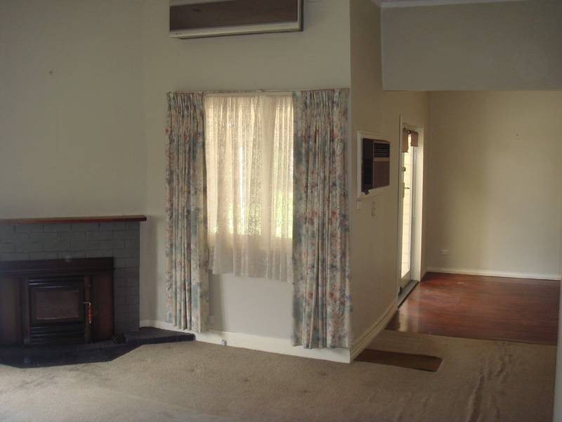 67 Adam Street, Quarry Hill VIC 3550