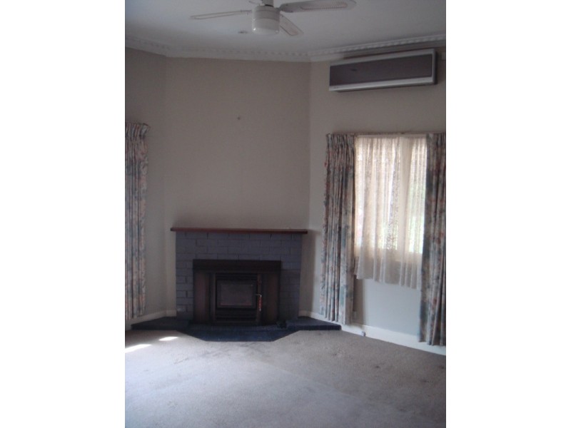 67 Adam Street, Quarry Hill VIC 3550