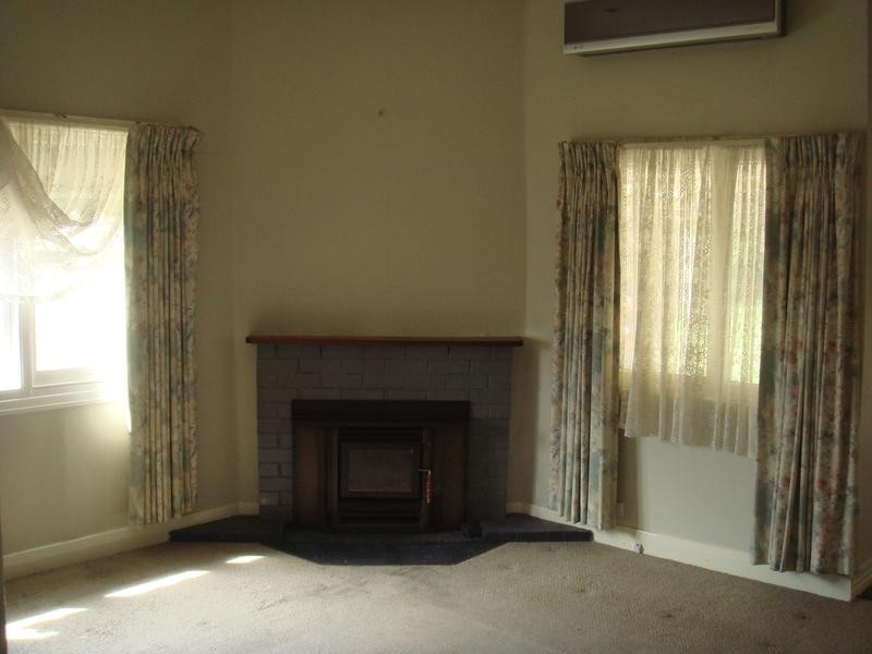 67 Adam Street, Quarry Hill VIC 3550