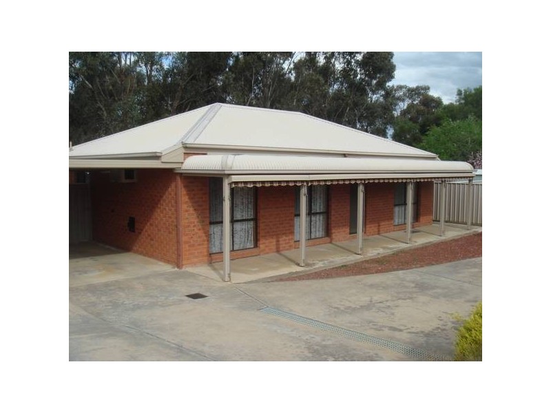 4/69 Mackenzie Street, Golden Square VIC 3555