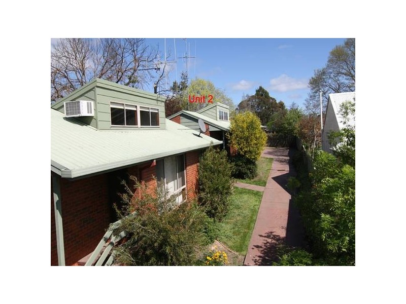 2/13 Thompson Crescent, Kennington VIC 3550