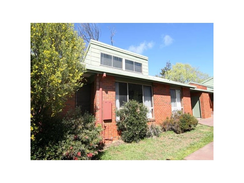 2/13 Thompson Crescent, Kennington VIC 3550