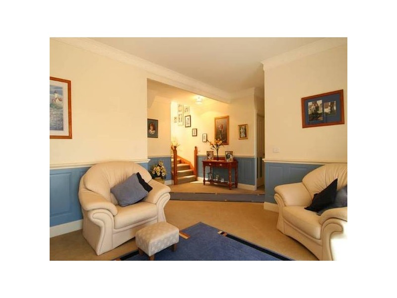 1A Christovic Place, Ascot VIC 3551