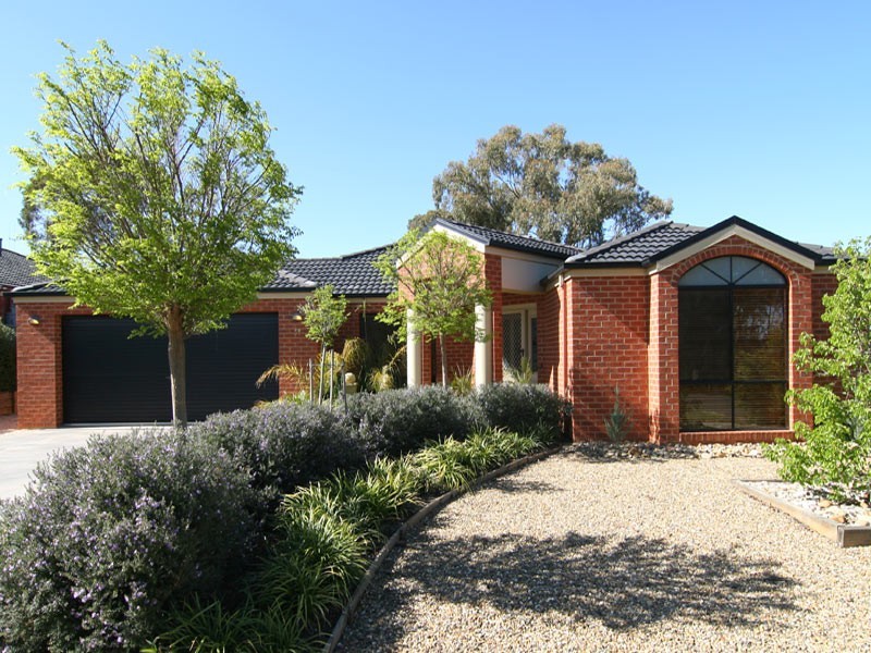 58 Carolyn Way, Maiden Gully VIC 3551