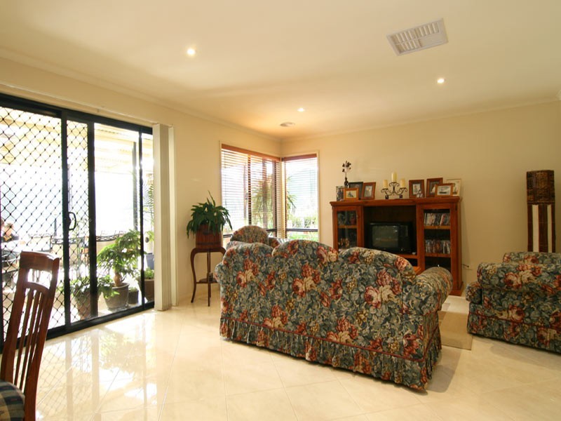 58 Carolyn Way, Maiden Gully VIC 3551