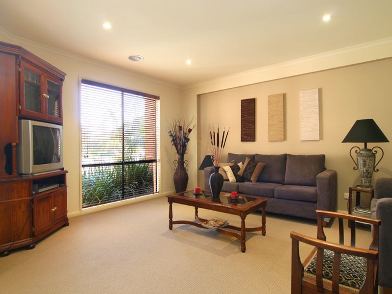 58 Carolyn Way, Maiden Gully VIC 3551