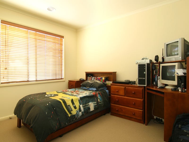 58 Carolyn Way, Maiden Gully VIC 3551