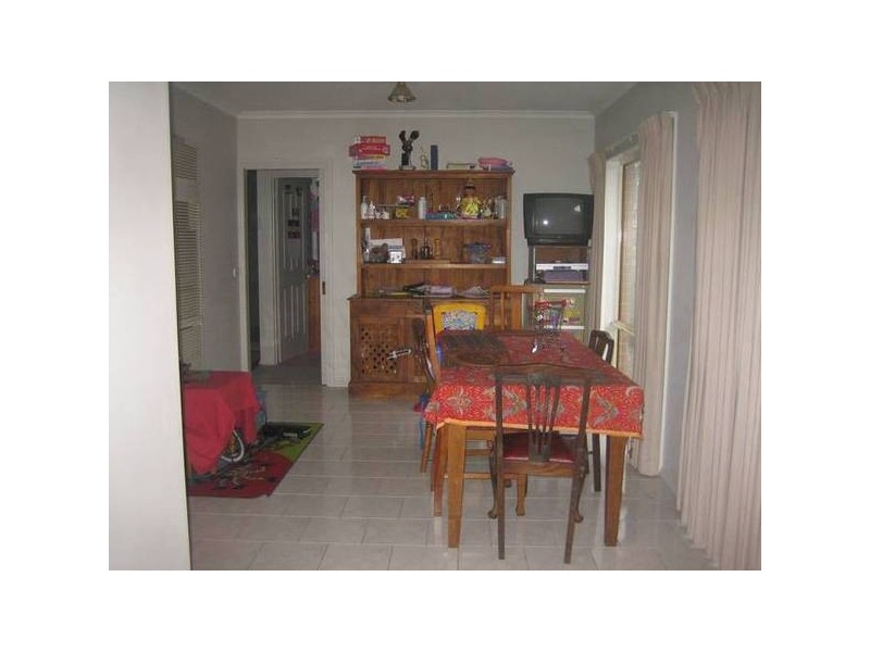 8 Diamond Crt, Kangaroo Flat VIC 3555