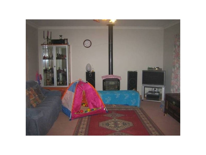 8 Diamond Crt, Kangaroo Flat VIC 3555