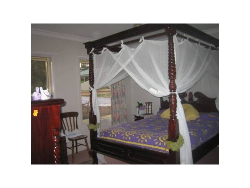 8 Diamond Crt, Kangaroo Flat VIC 3555