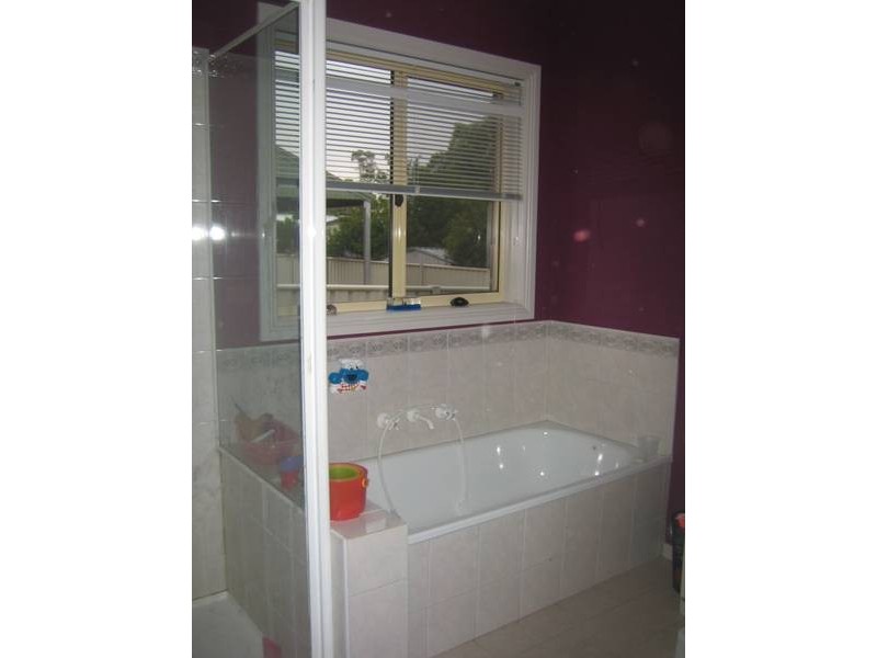 8 Diamond Crt, Kangaroo Flat VIC 3555