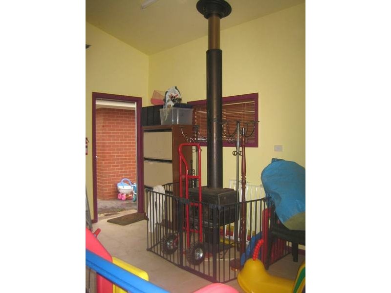 8 Diamond Crt, Kangaroo Flat VIC 3555