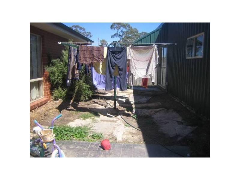 8 Diamond Crt, Kangaroo Flat VIC 3555