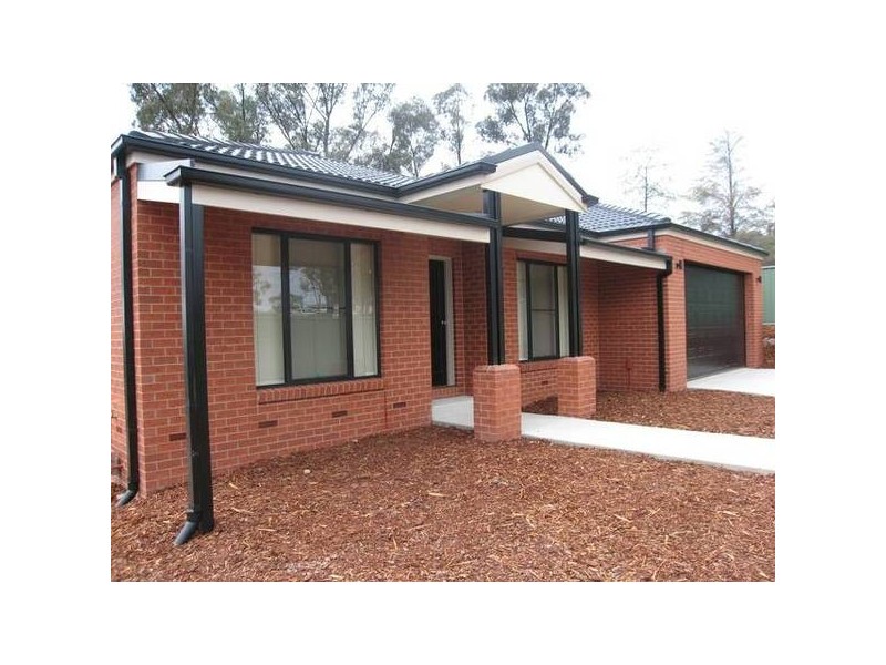 141 Edwards Road, Strathdale VIC 3550