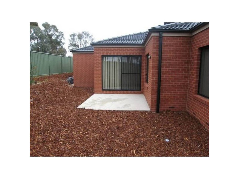 141 Edwards Road, Strathdale VIC 3550
