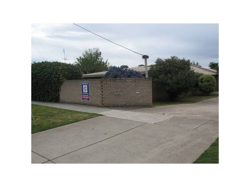 1/19 Oak Street, Golden Square VIC 3555