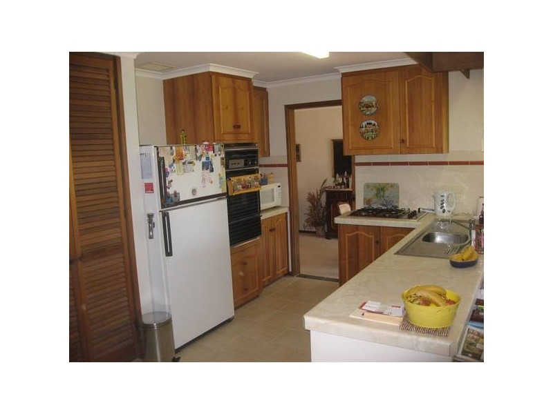 40 Nabilla Crescent, Strathdale VIC 3550