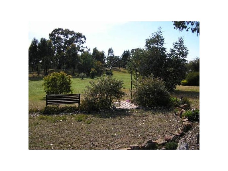 328 Sugarloaf Road, Axedale VIC 3551