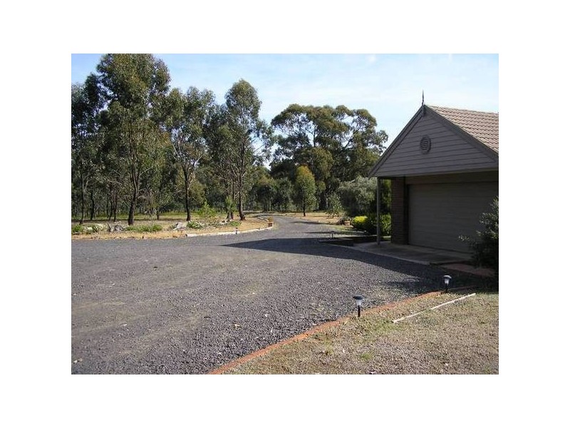 328 Sugarloaf Road, Axedale VIC 3551