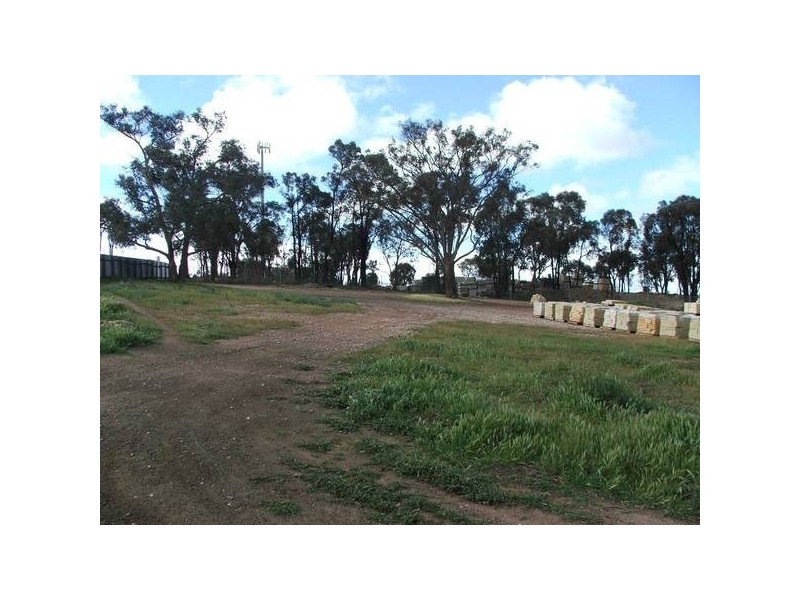 A Fairview Road, Kangaroo Flat VIC 3555