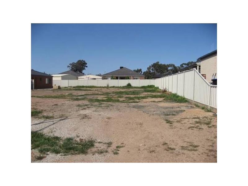 33 Botanical Drive, Epsom VIC 3551