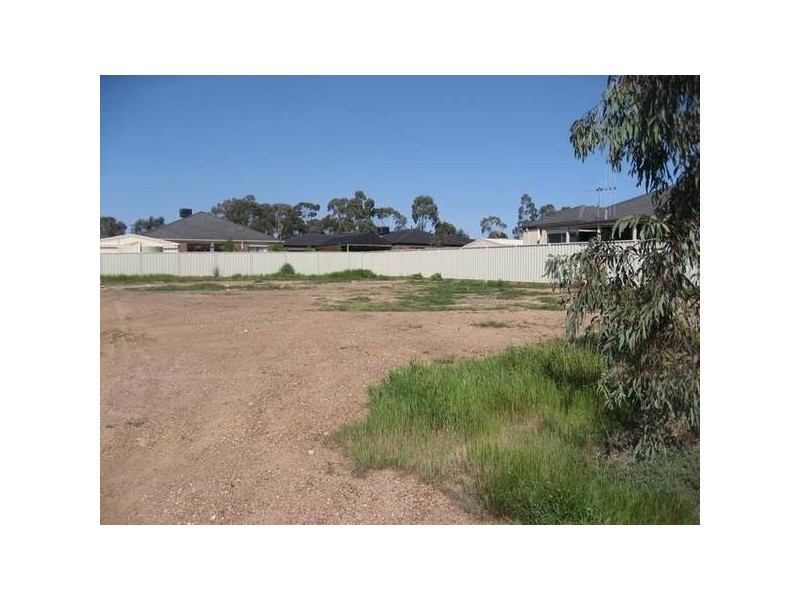 33 Botanical Drive, Epsom VIC 3551