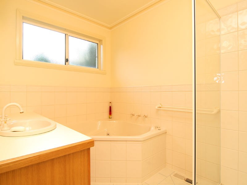6B Gumnut Rise, Strathdale VIC 3550