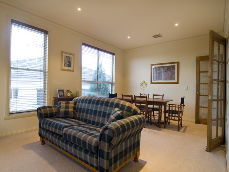 6B Gumnut Rise, Strathdale VIC 3550