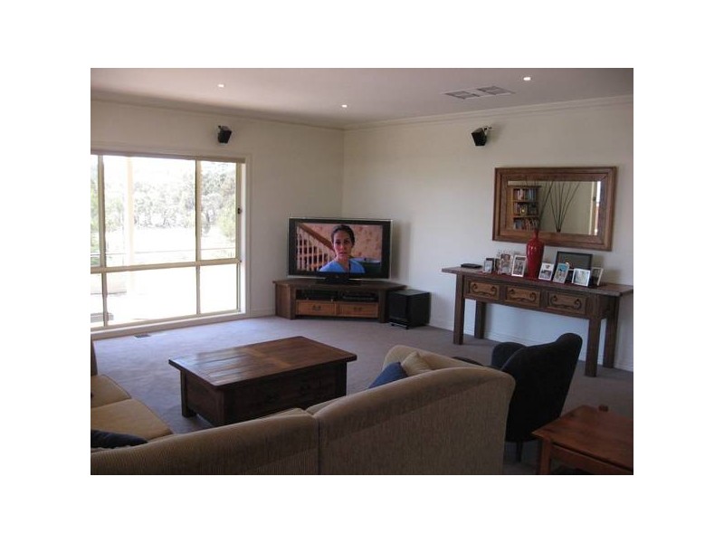 51 Keogh Drive, Spring Gully VIC 3550