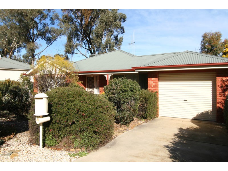 44 Palm Avenue, Spring Gully VIC 3550