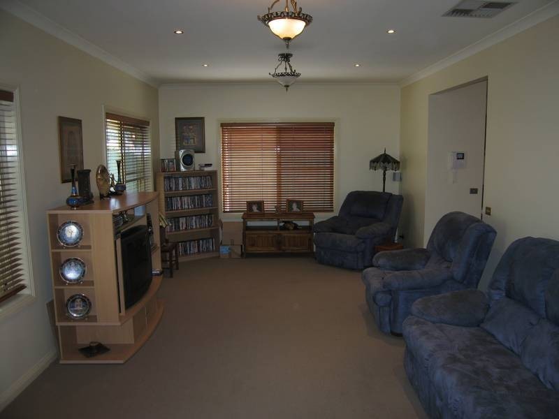 24 Kennewell Street, White Hills VIC 3550