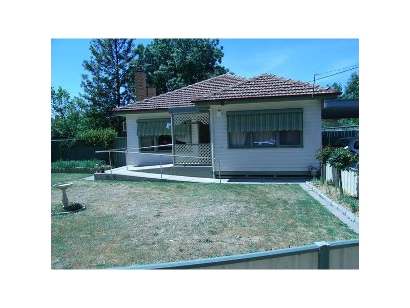 35 Danson Avenue, Kangaroo Flat VIC 3555