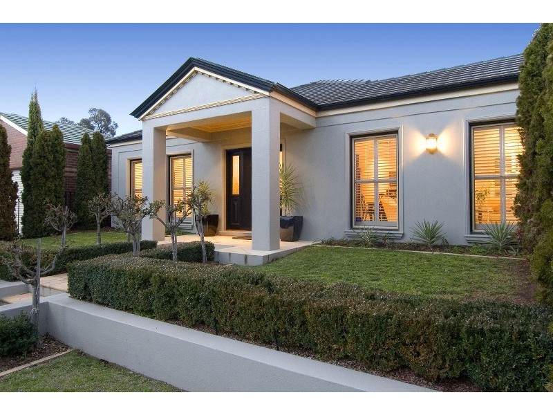 27 Chelsea Boulevard, Strathdale VIC 3550