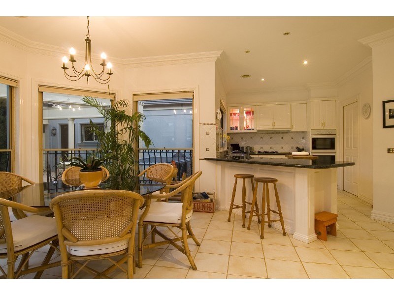 27 Chelsea Boulevard, Strathdale VIC 3550