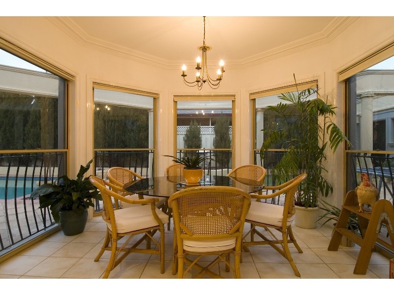 27 Chelsea Boulevard, Strathdale VIC 3550